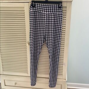 Black and White Houndstooth Leggings